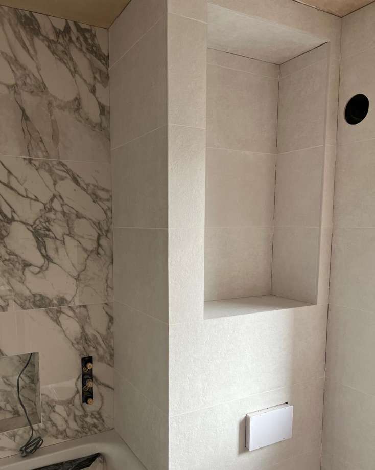 modern bathroom tiling